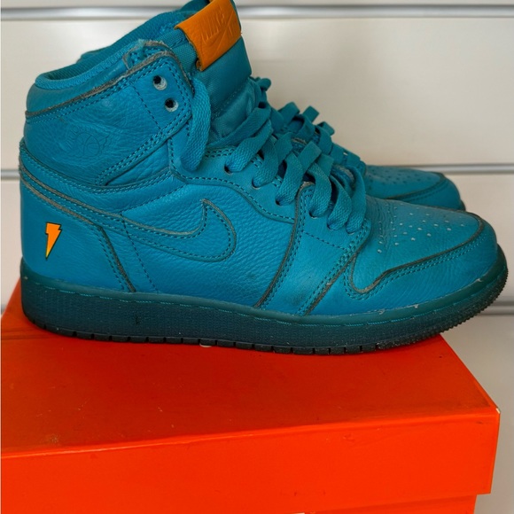 Jordan 1 Retro High
Gatorade Blue Lagoon - Picture 5 of 9